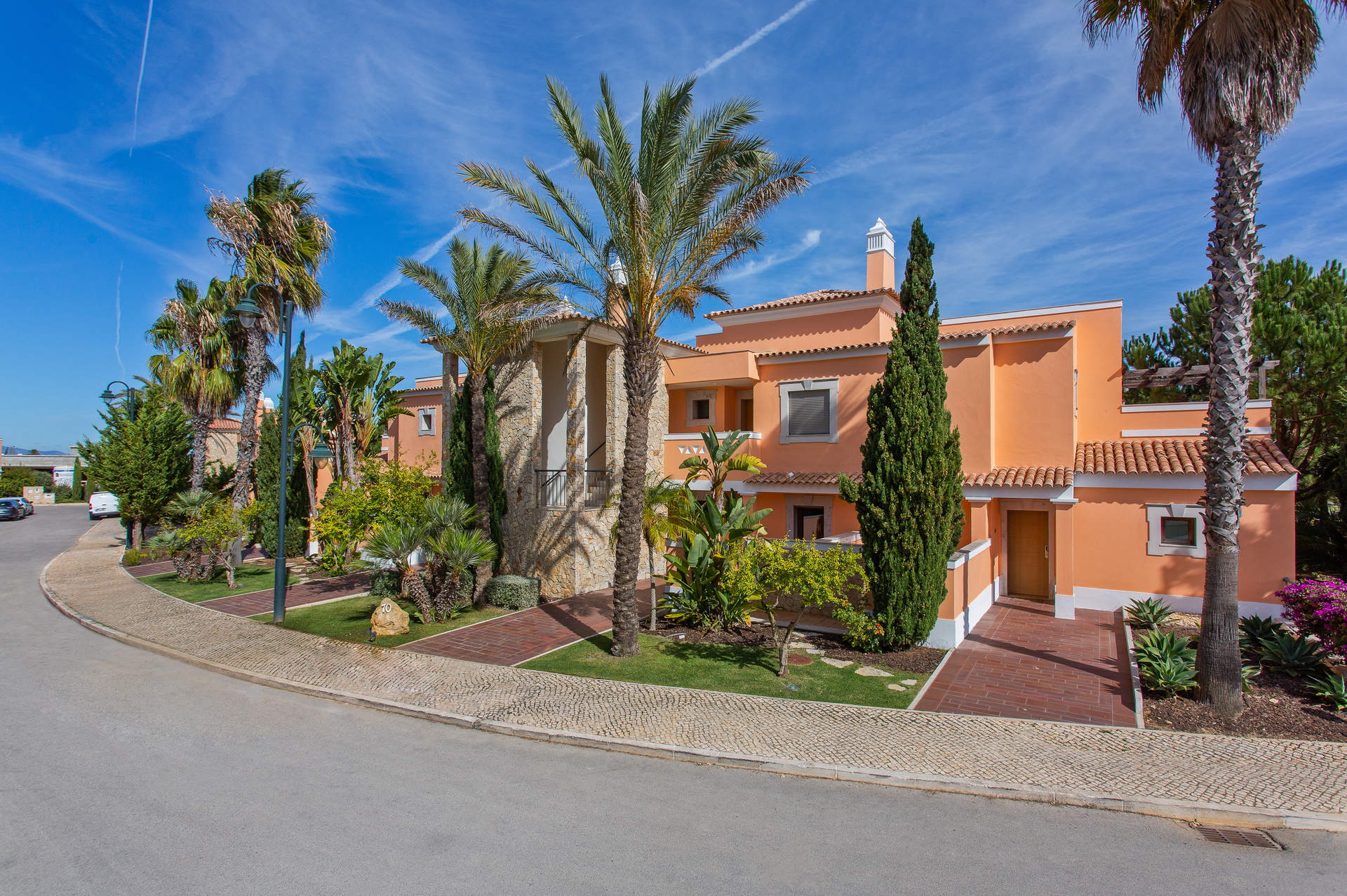 21+ Villa Cascade Pictures
