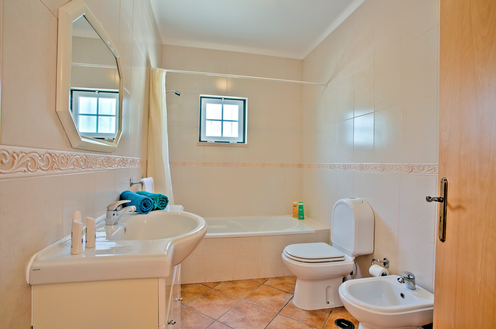 Villa Goia, Branqueira, &#x410;&#x43B;&#x433;&#x430;&#x440;&#x432;&#x435;