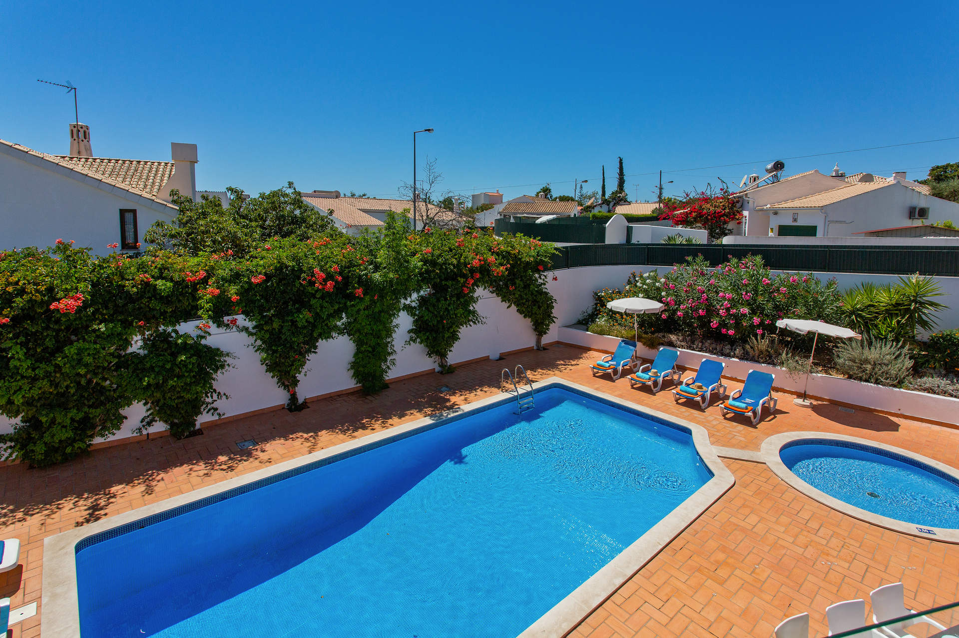 Villa Papi In Praia D'Oura, Algarve | Villa Plus