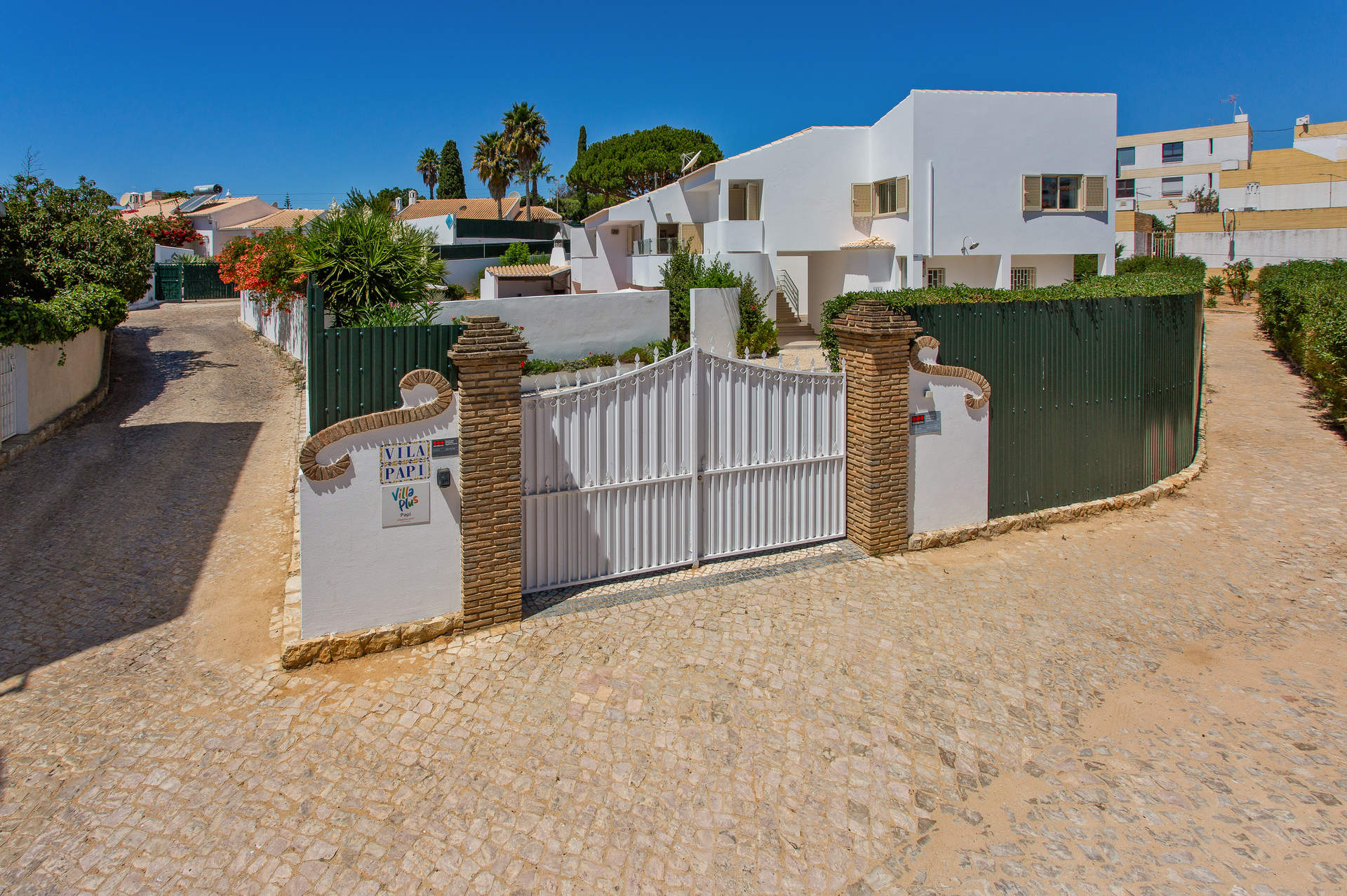 Villa Papi, Praia D&#x27;Oura, Algarve