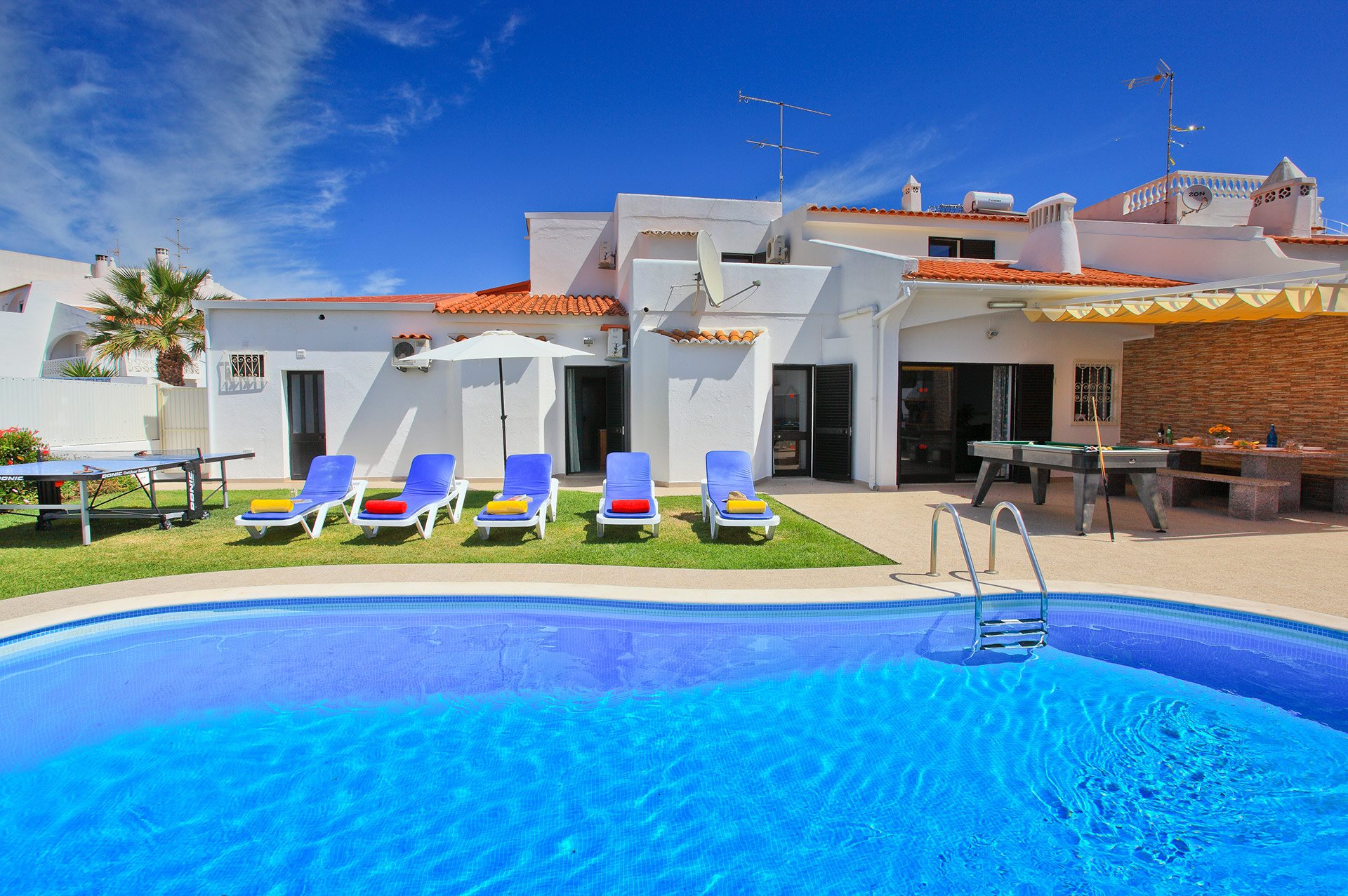 Villa Pina In Praia D’Oura, Algarve | Villa Plus