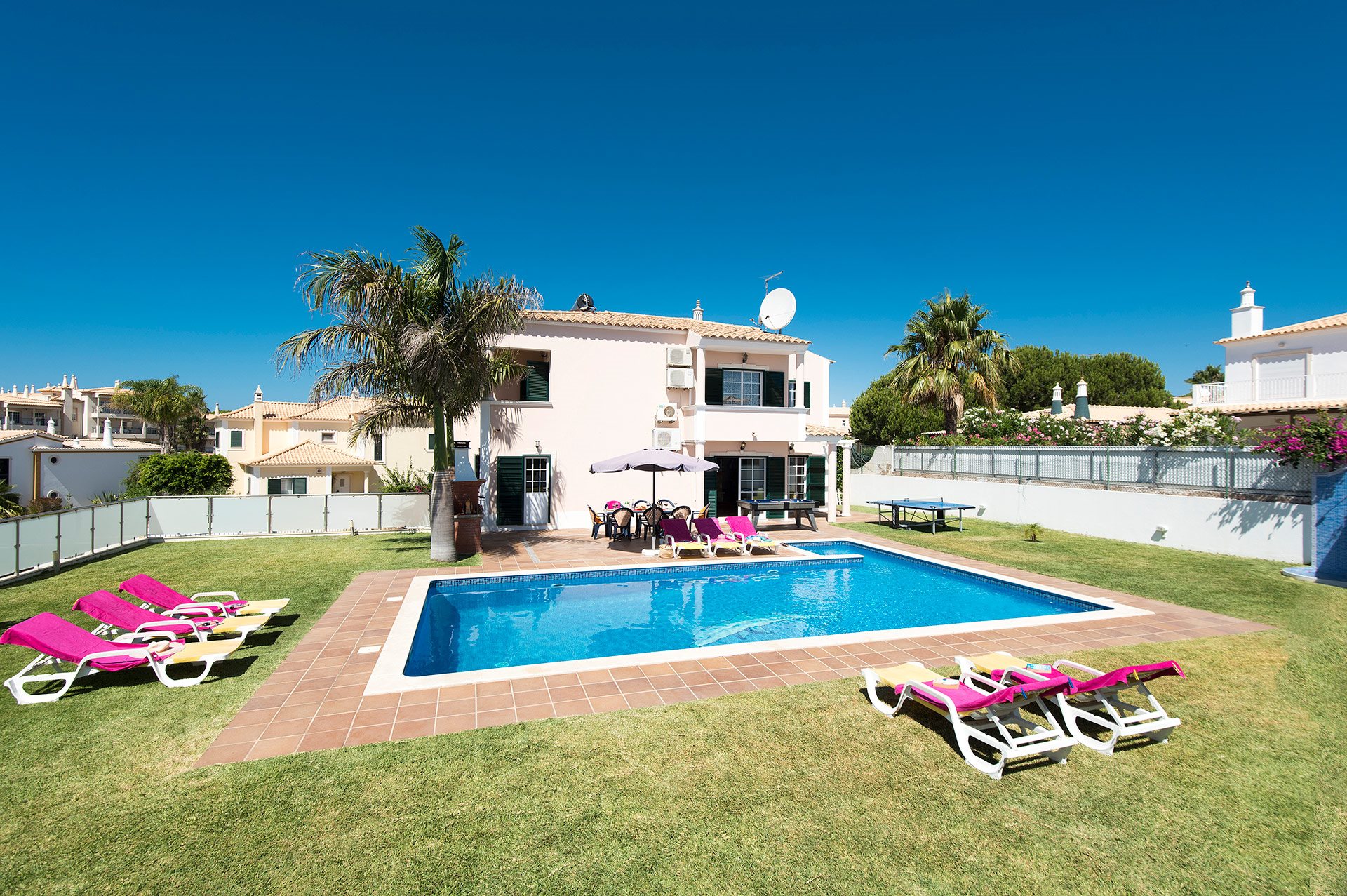 Villa Soni In Olhos D’Agua, Algarve | Villa Plus