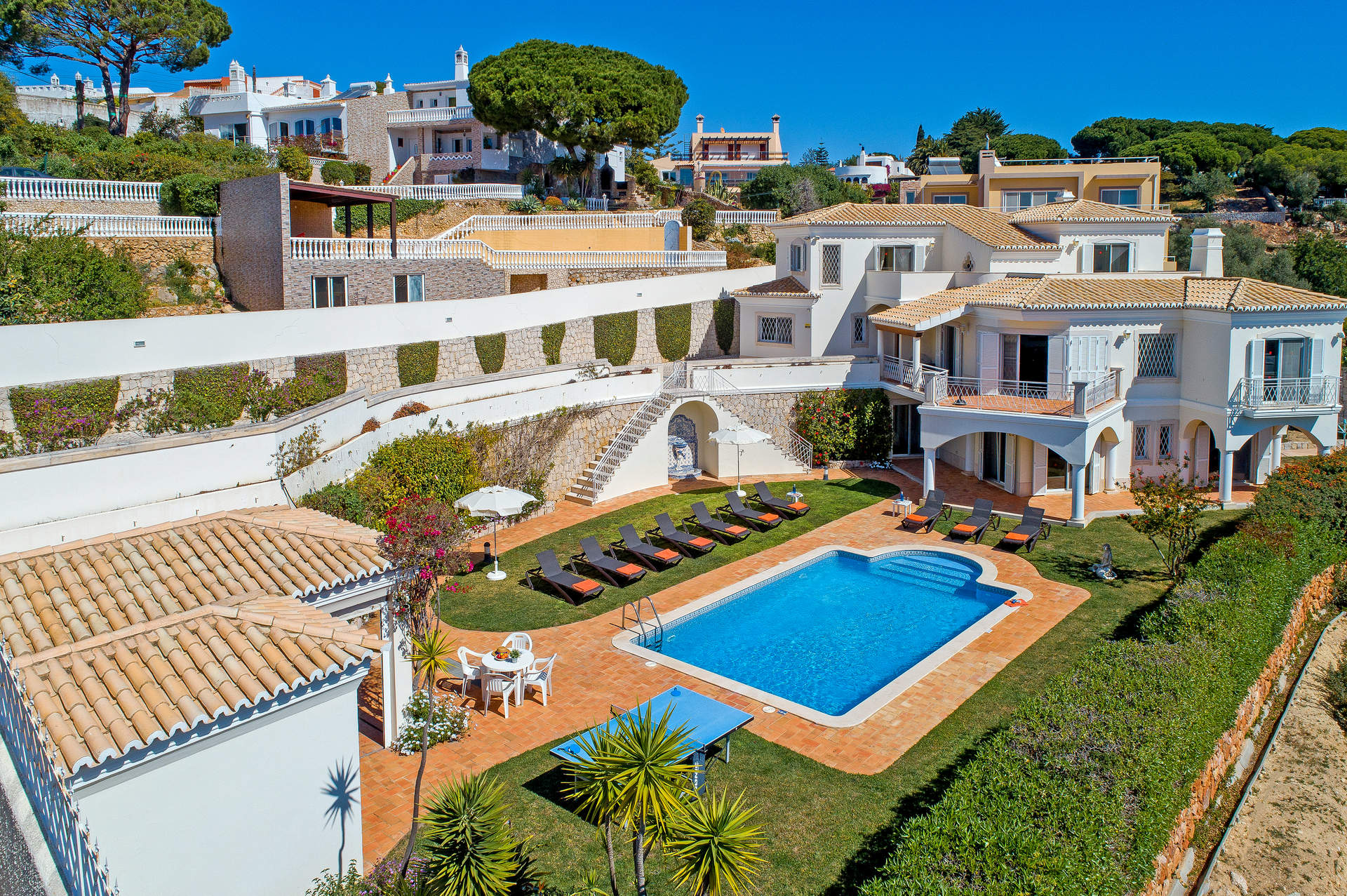 Villa Tess In Carvoeiro, Algarve | Villa Plus