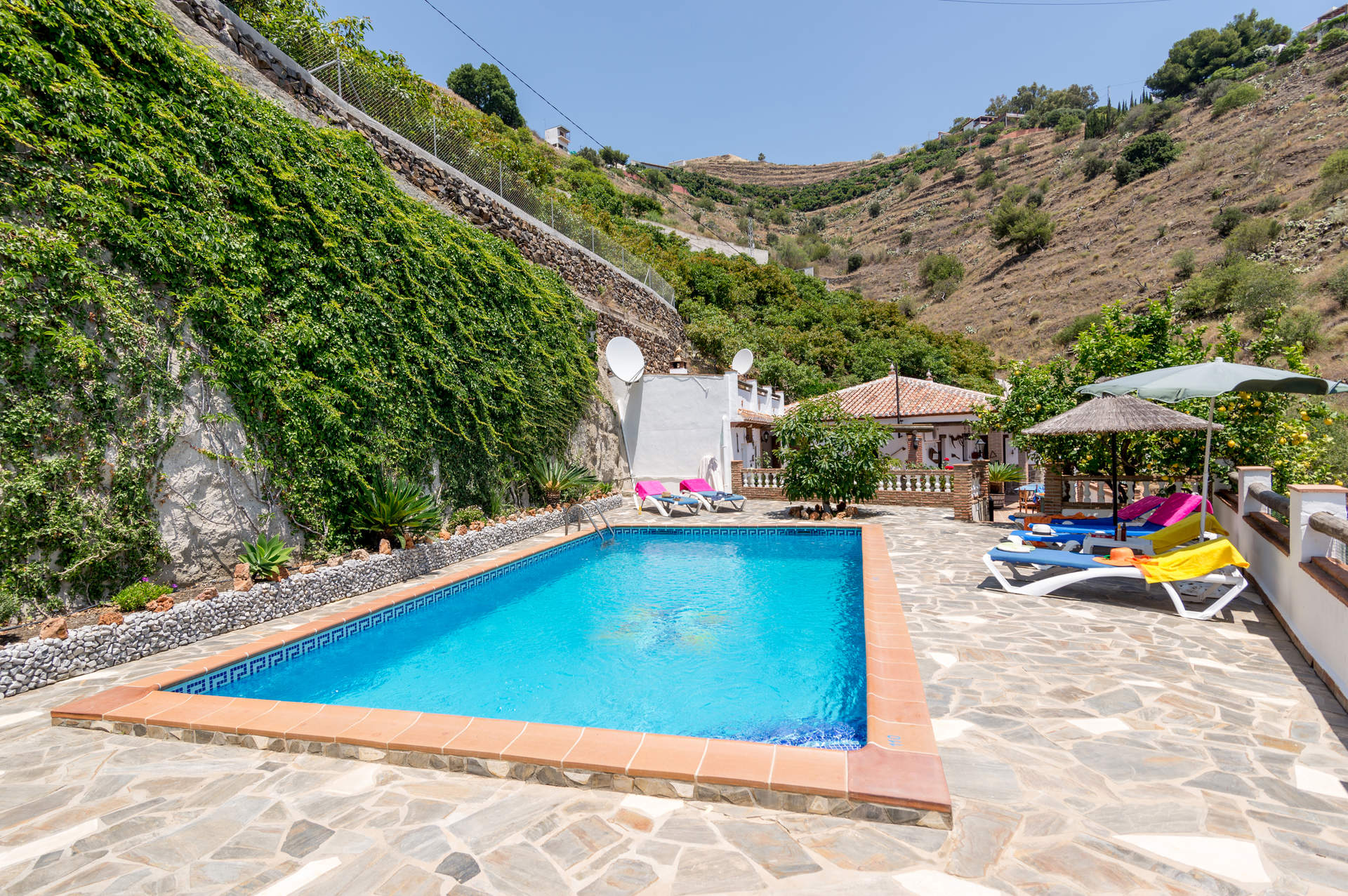Villa Rodriguez Sol, Nerja, &#x410;&#x43D;&#x434;&#x430;&#x43B;&#x443;&#x441;&#x438;&#x44F;