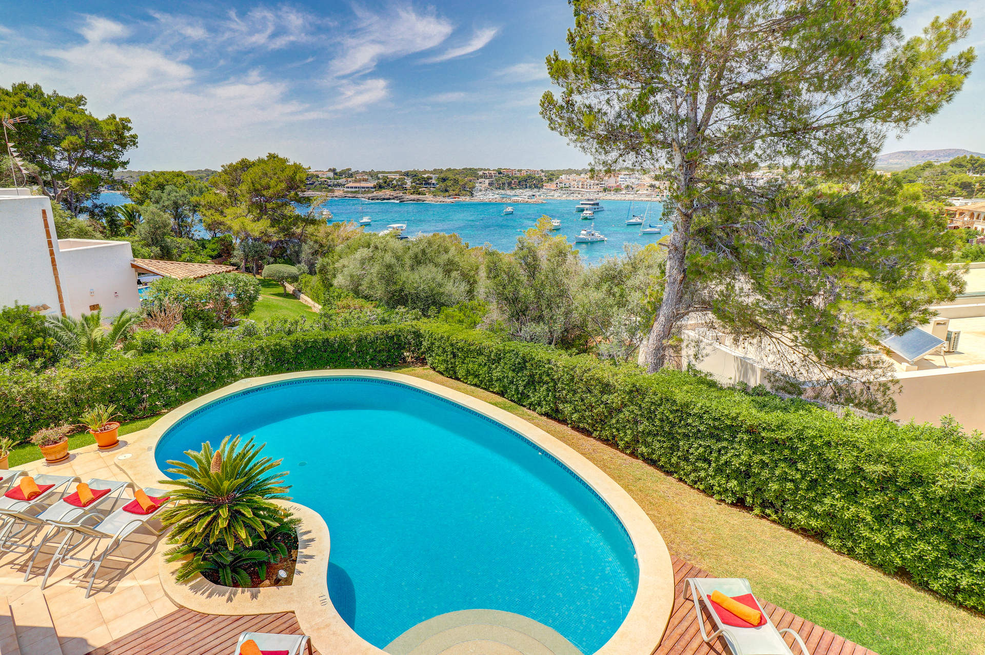 Villa Ses Arcades En Cala D'or, Mallorca | Villa Plus