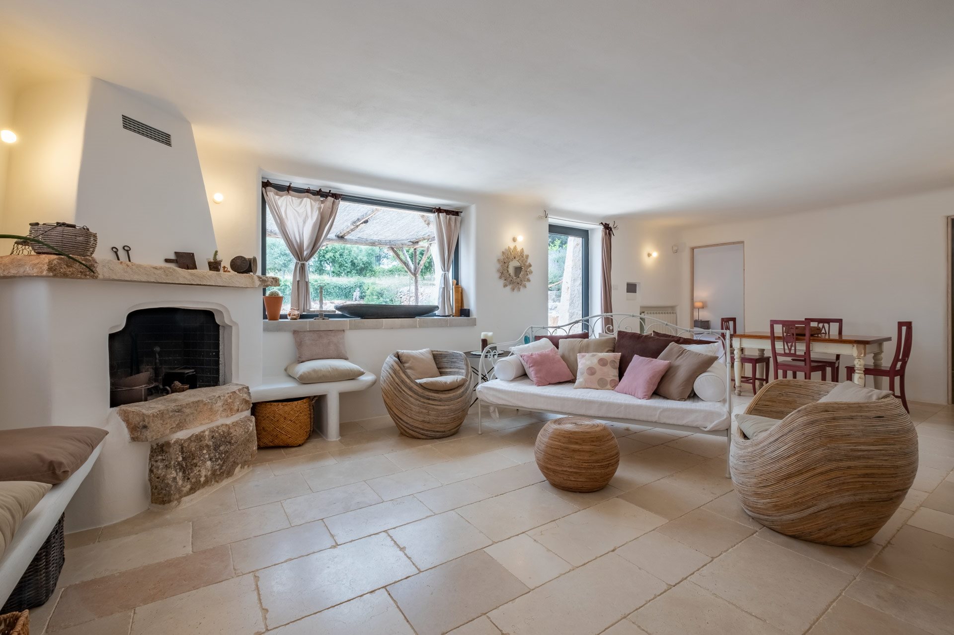 Villa Trulli Laguna, Cisternino, Apulia