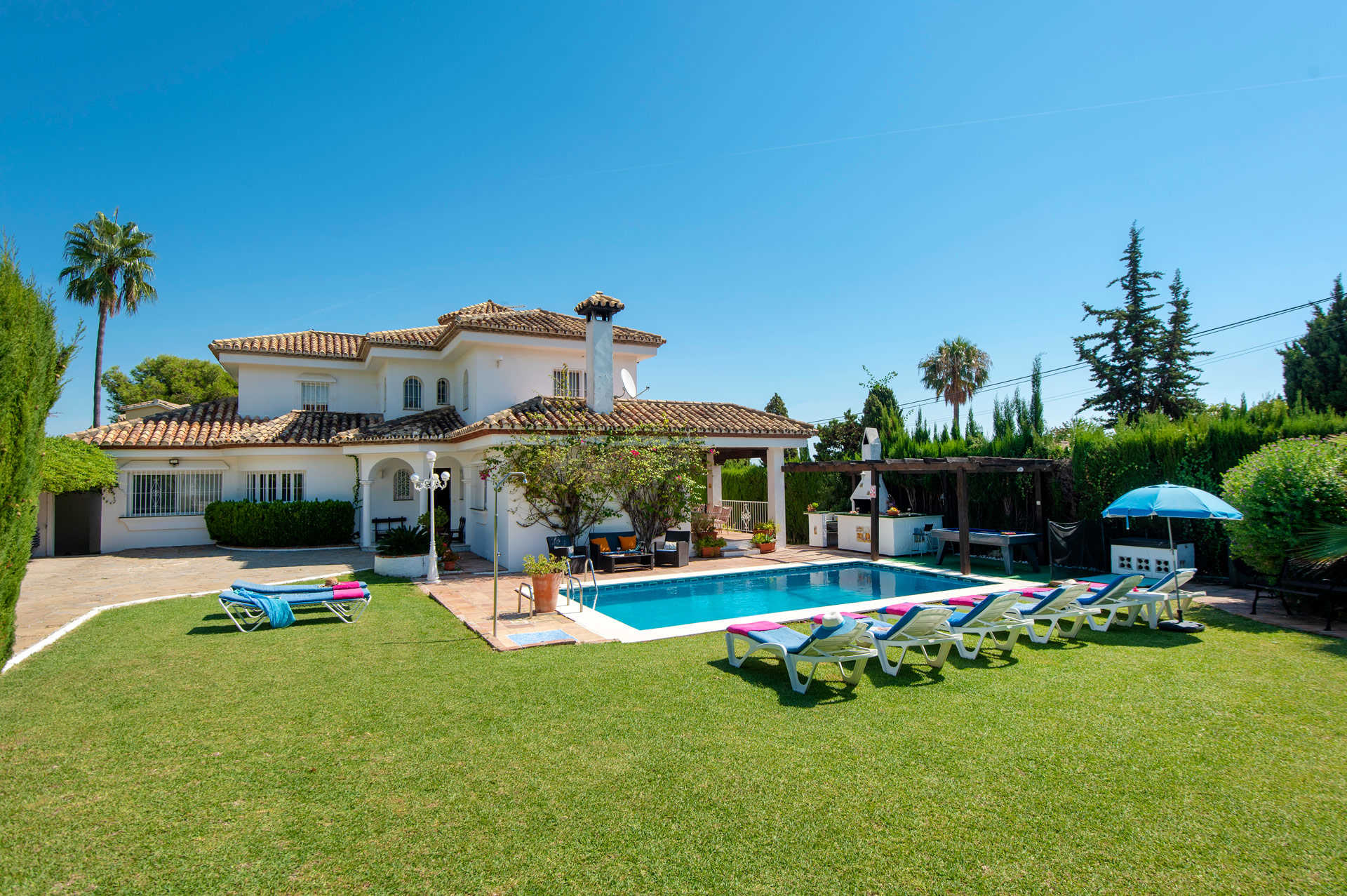 Villa Los Naranjos In Estepona Costa Del Sol Villa Plus - 