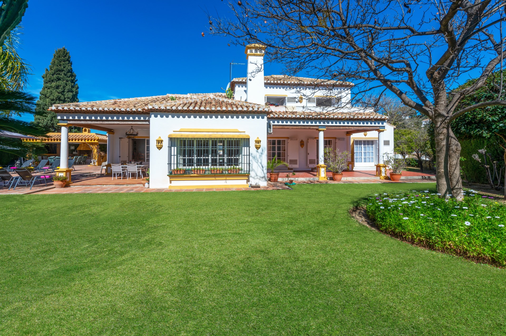 Villa Sierrezuela Sol In Fuengirola, Costa del Sol | Villa Plus 