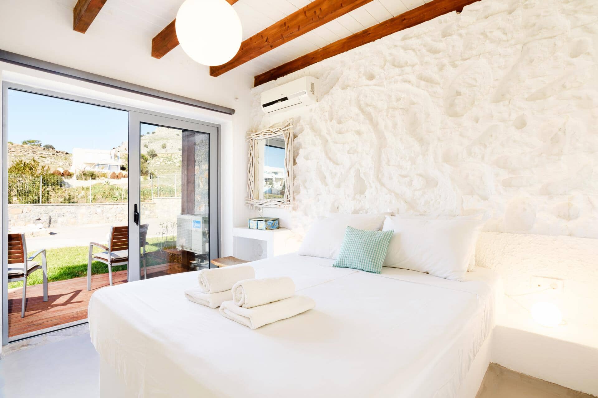 Villa Beatris Seastone, Lardos, Roda
