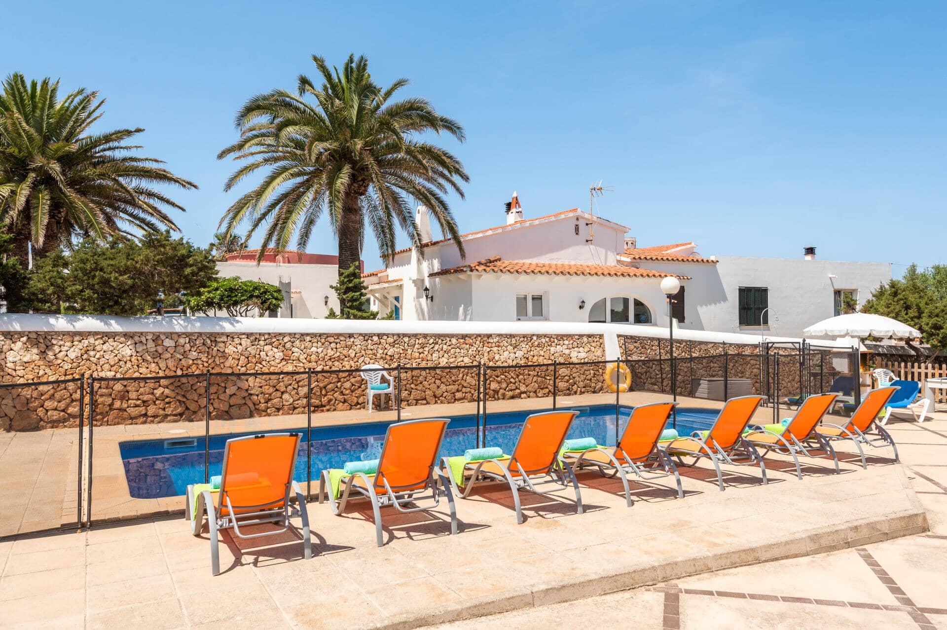 Villa Xabec, Calan Forcat, &#x39C;&#x3B9;&#x3BD;&#x3CC;&#x3C1;&#x3BA;&#x3B1;