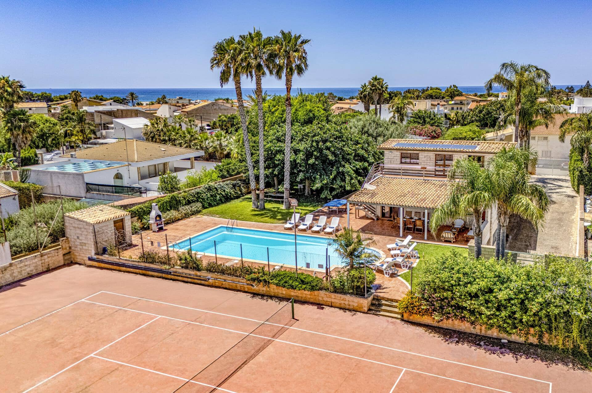 Villa Garofani, Punta Secca, &#x3A3;&#x3B9;&#x3BA;&#x3B5;&#x3BB;&#x3AF;&#x3B1;