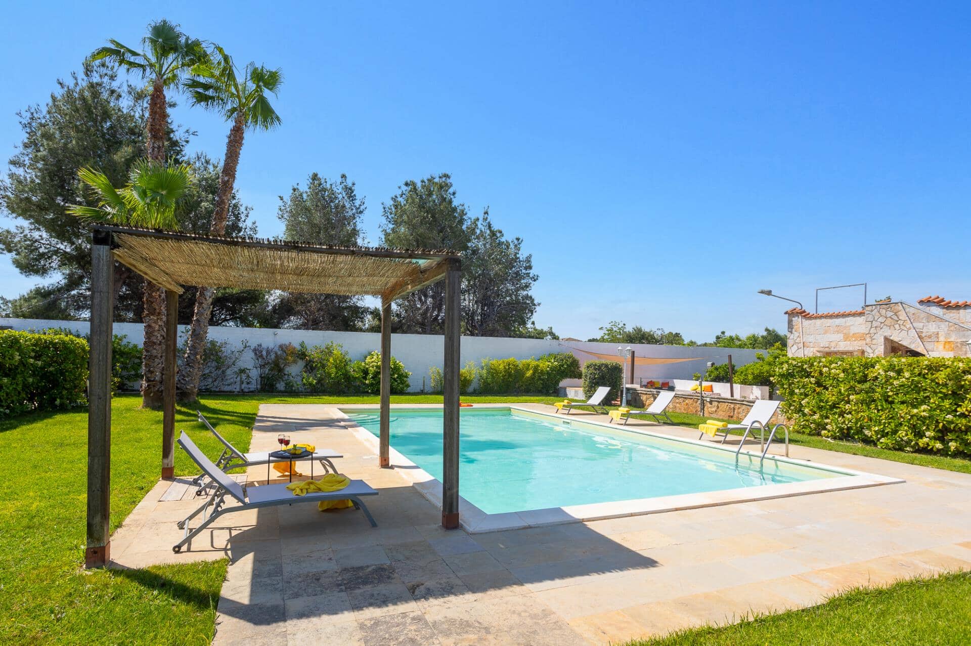 villa-anna-in-san-vito-dei-normanni-puglia-villa-plus