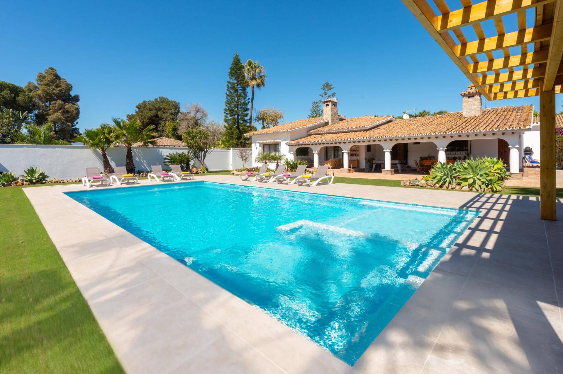 Villa Ramos, San Pedro De Alcantara, &#x41A;&#x43E;&#x441;&#x442;&#x430; &#x434;&#x435;&#x43B; &#x421;&#x43E;&#x43B;
