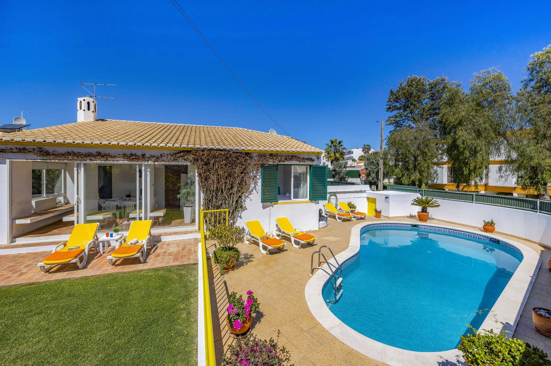 Villa Pinheiro Oura, Praia D&#x27;Oura, Algarve