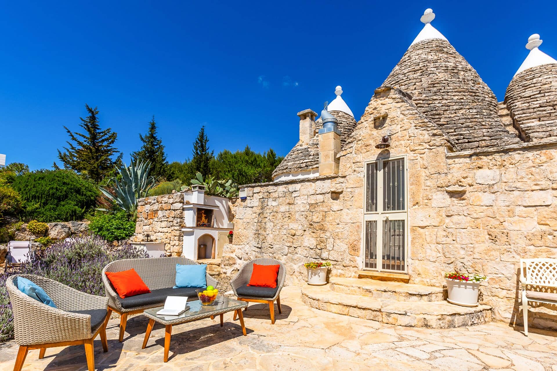Villa Trulli Isabella, Martina Franca, Apulia
