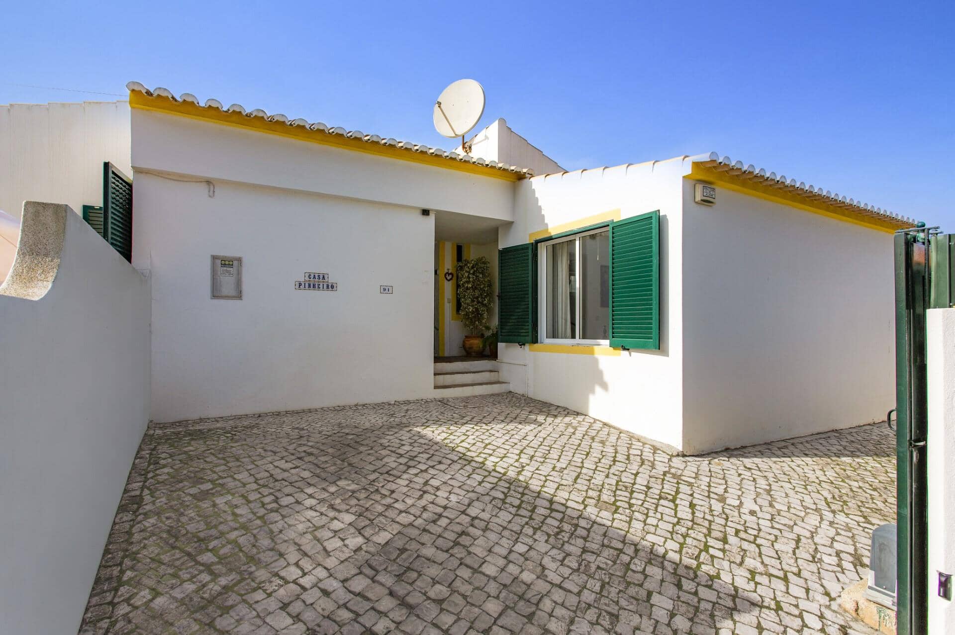 Villa Pinheiro Oura, Praia D&#x27;Oura, Algarve