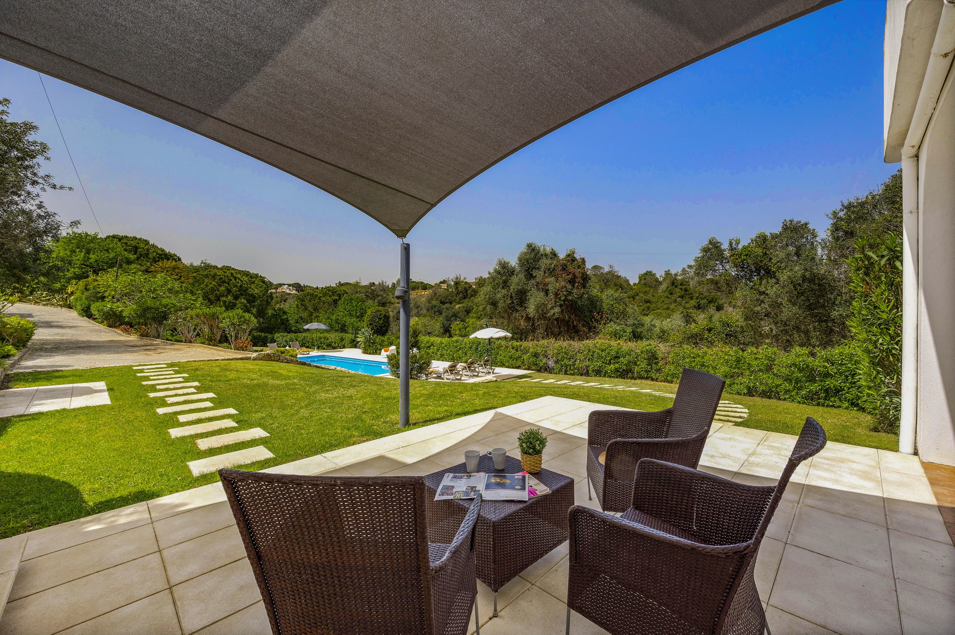 Villa Alfarrobeira In Carvoeiro, Algarve | Villa Plus