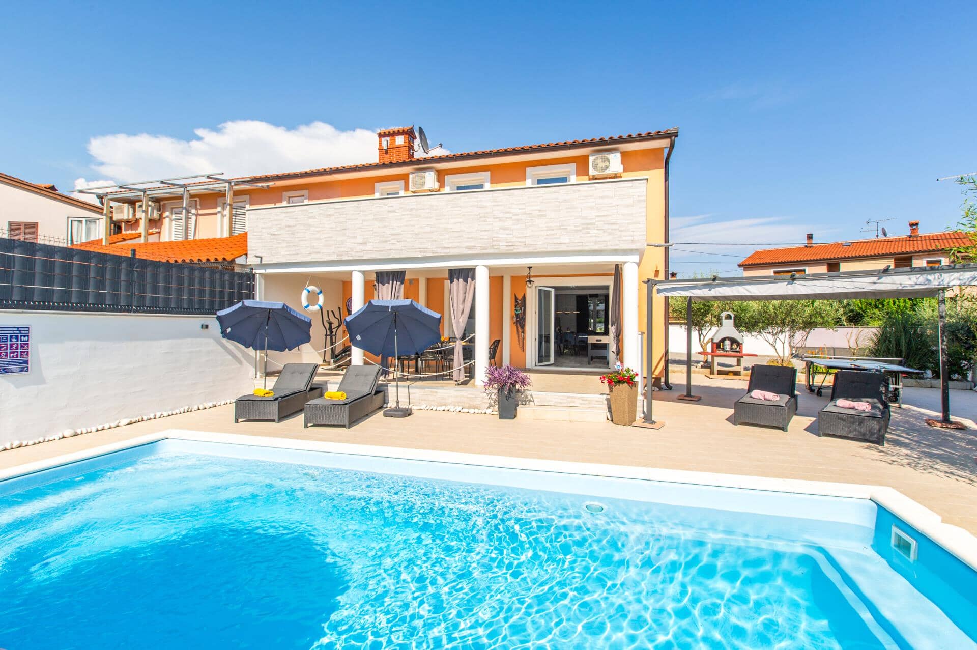 Villa Melani Vita, Pula, &#x39A;&#x3C1;&#x3BF;&#x3B1;&#x3C4;&#x3AF;&#x3B1;
