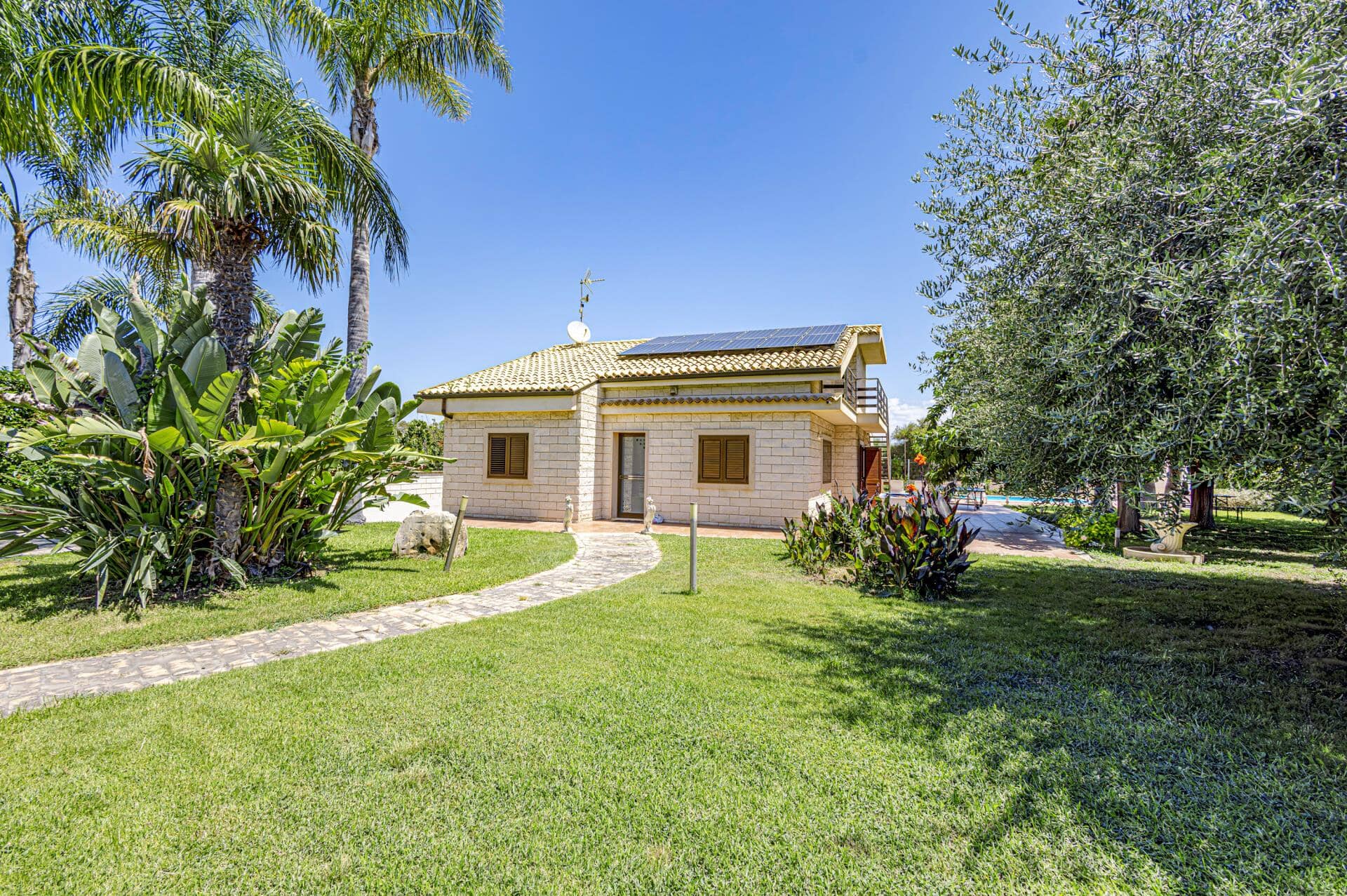 Villa Garofani, Punta Secca, &#x3A3;&#x3B9;&#x3BA;&#x3B5;&#x3BB;&#x3AF;&#x3B1;