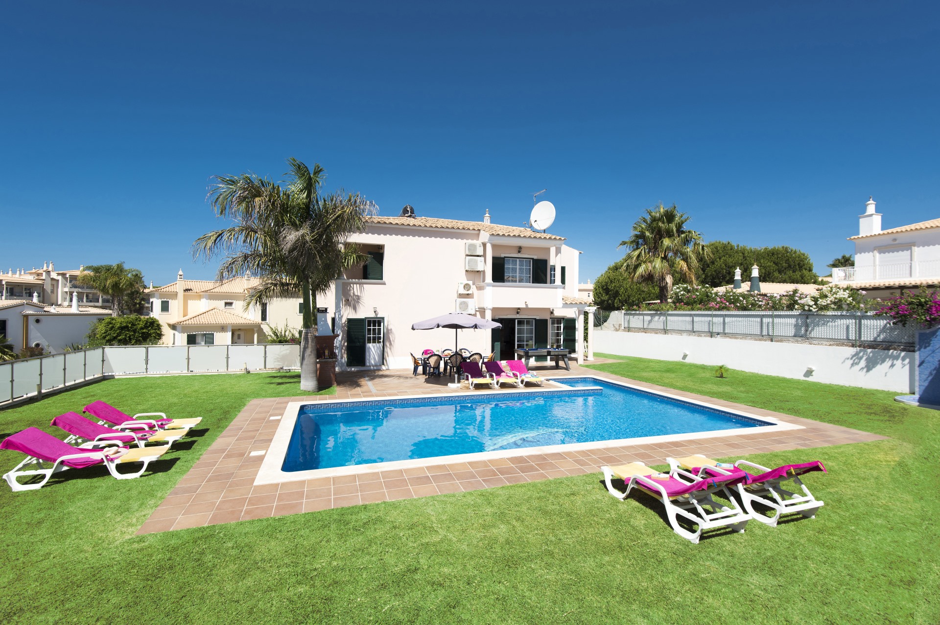 Villa Soni In Olhos D’Agua, Algarve | Villa Plus