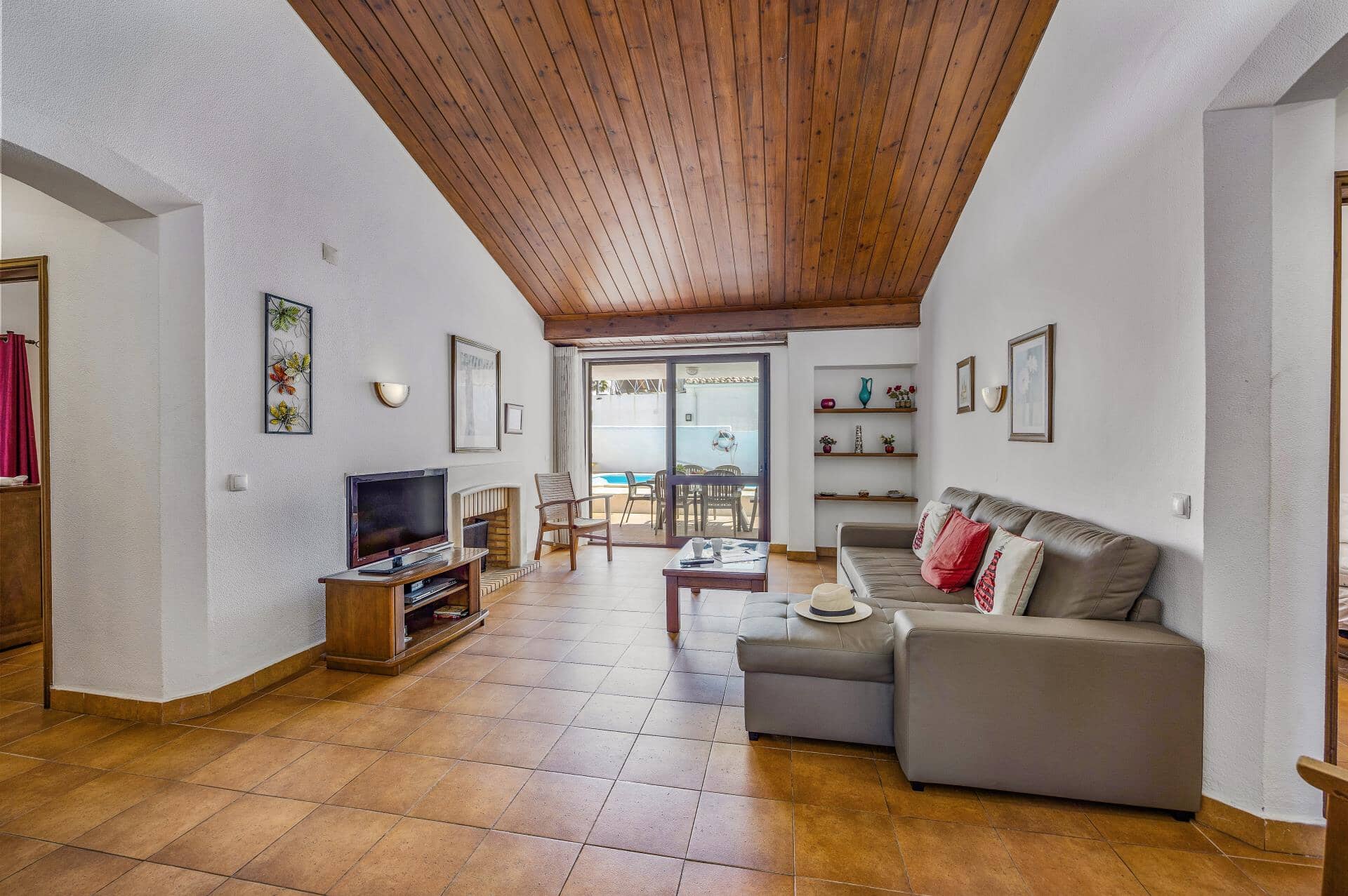Villa Aveiros, Praia D&#x27;Oura, Algarve