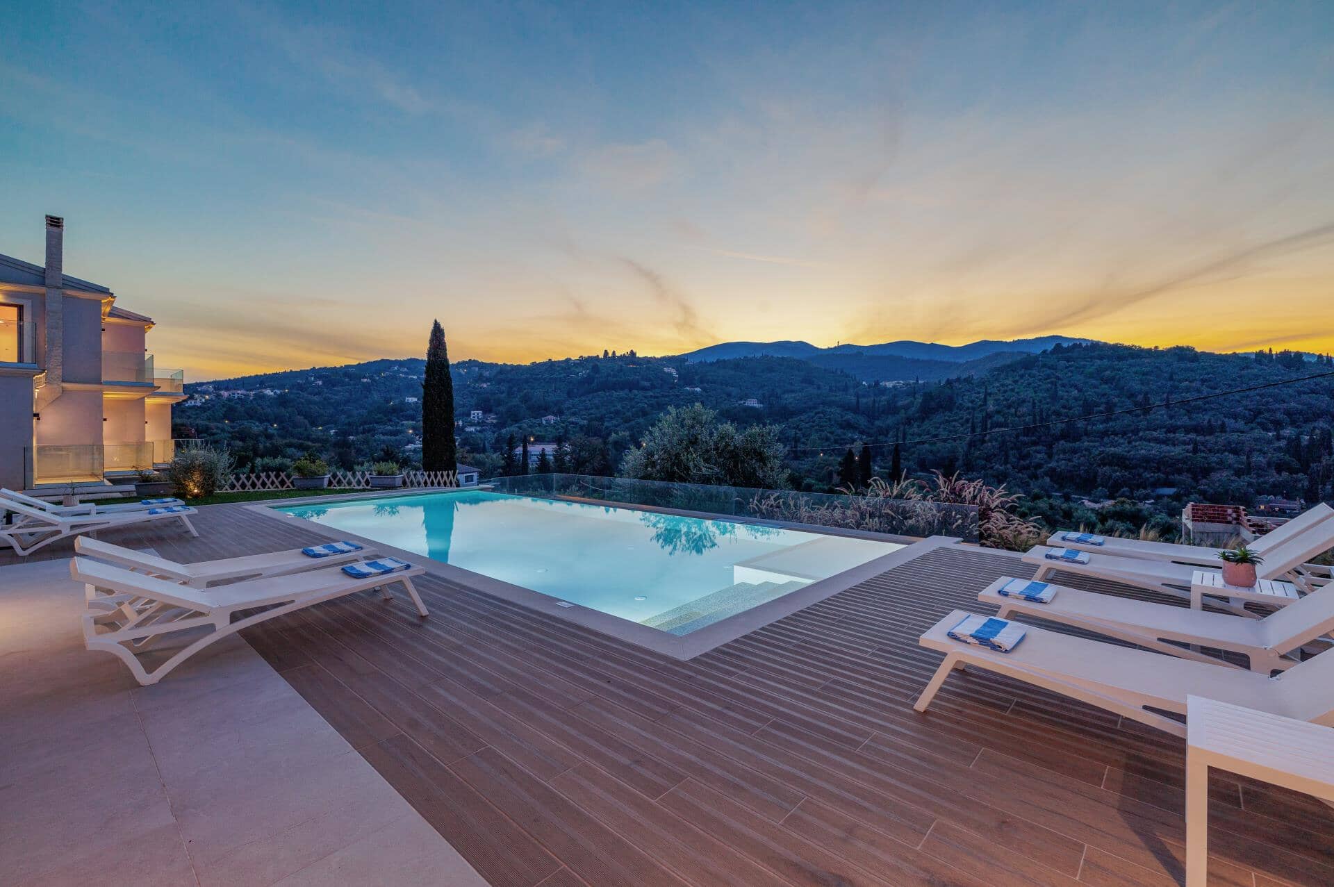 Villa Tila, Agios Stefanos, &#x41A;&#x43E;&#x440;&#x444;&#x443;