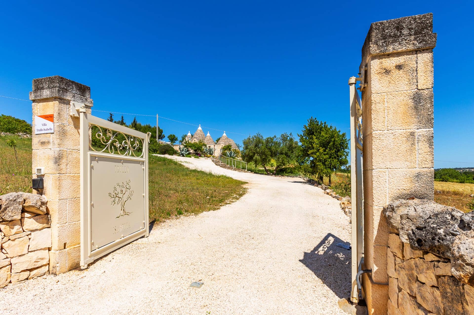 Villa Trulli Isabella, Martina Franca, Apulia