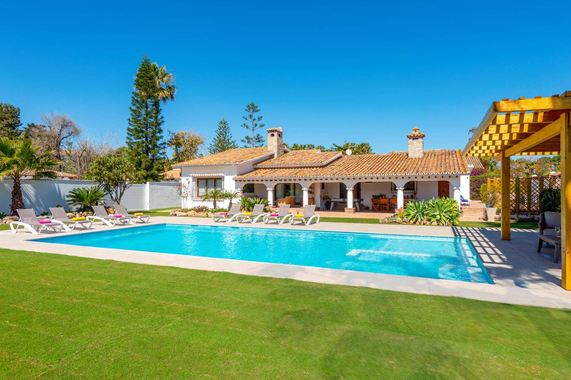 Villa Ramos, San Pedro De Alcantara, &#x41A;&#x43E;&#x441;&#x442;&#x430; &#x434;&#x435;&#x43B; &#x421;&#x43E;&#x43B;