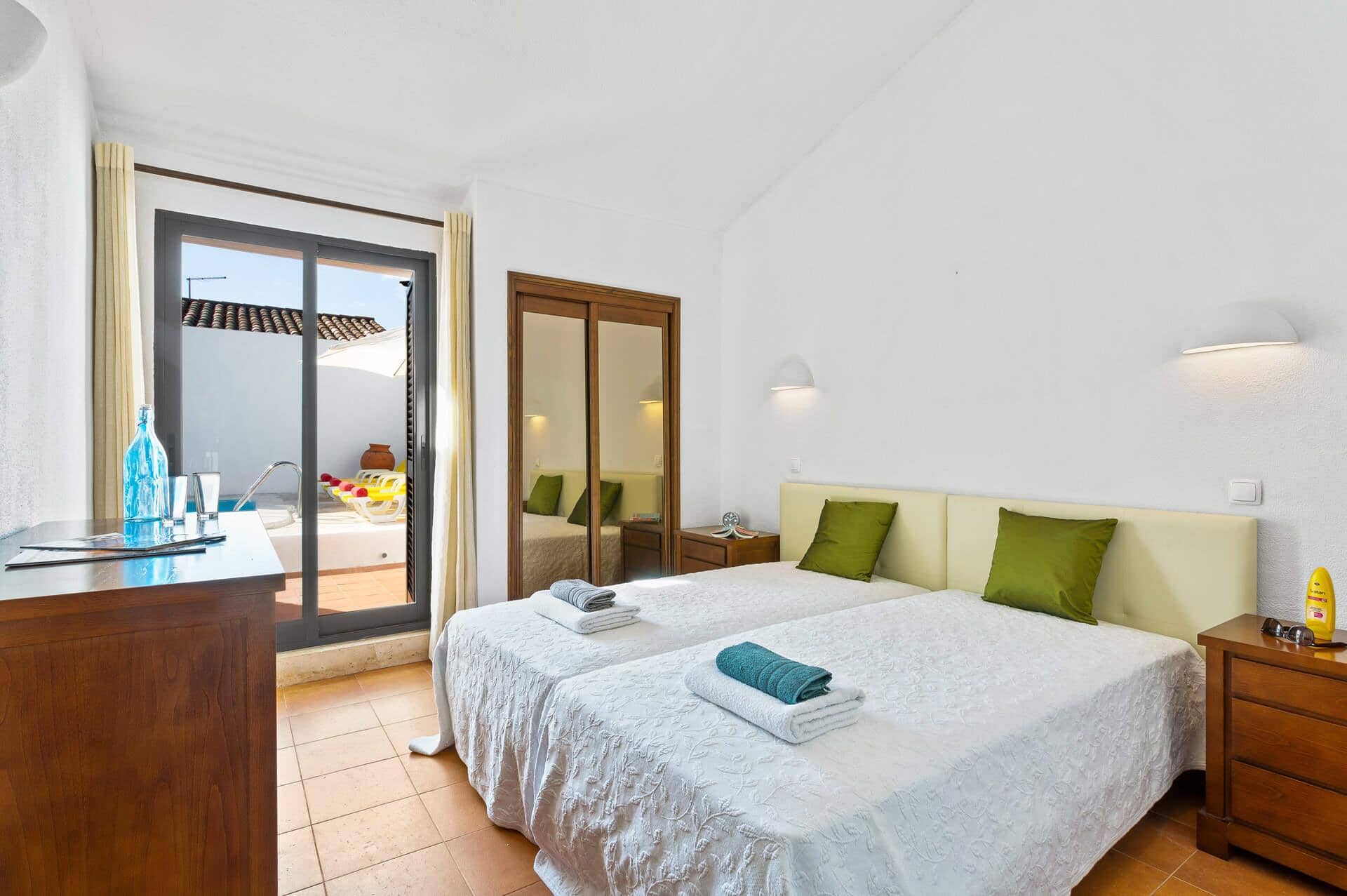 Villa Aveiros, Praia D&#x27;Oura, Algarve