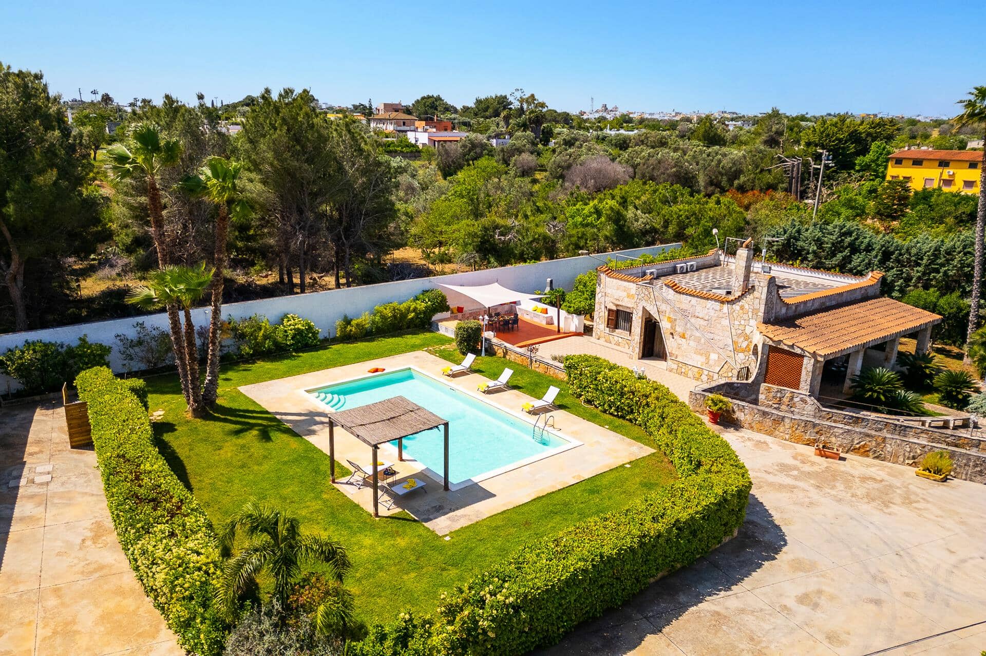 villa-anna-in-san-vito-dei-normanni-puglia-villa-plus