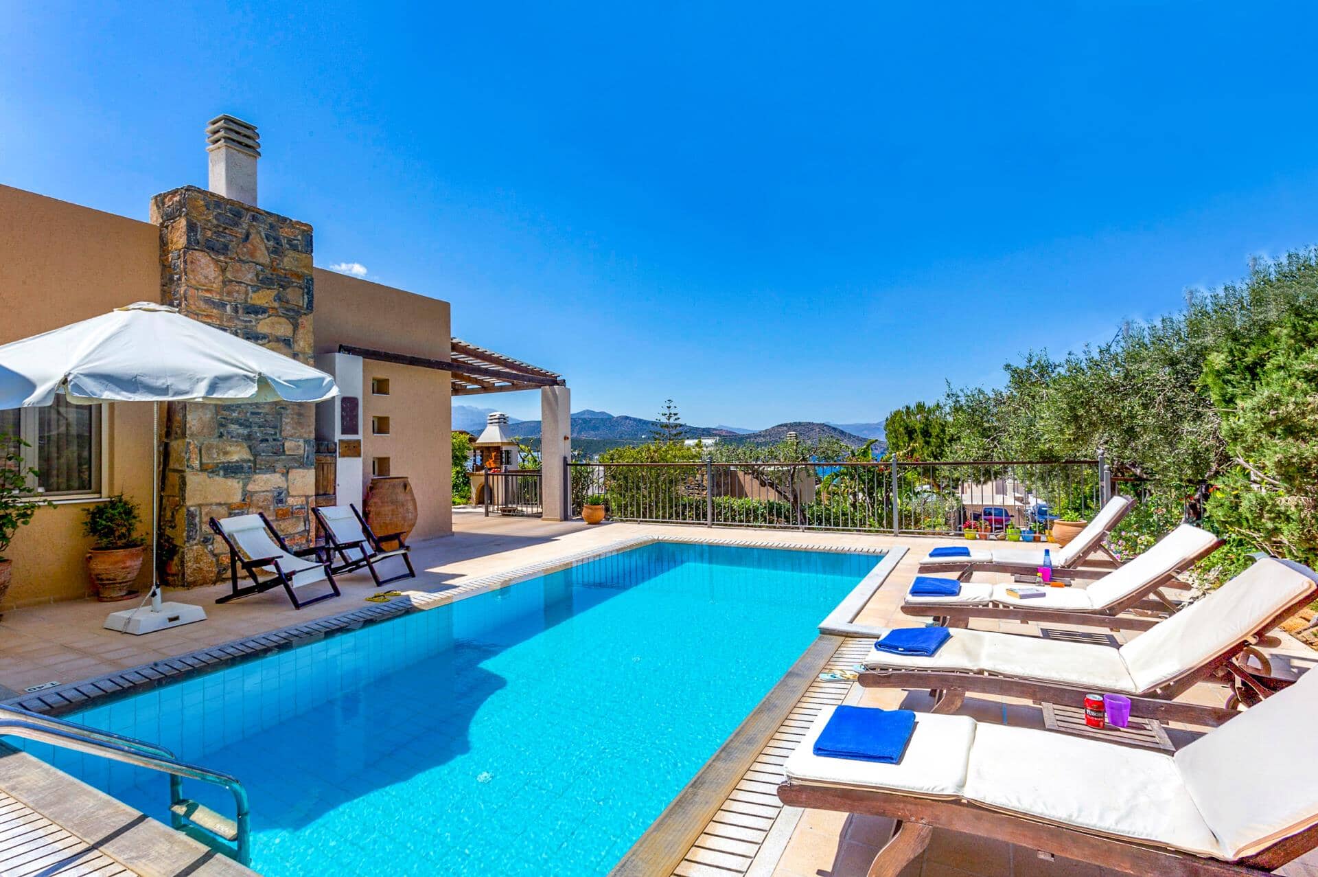 Villa Akali, Istron, &#x39A;&#x3C1;&#x3AE;&#x3C4;&#x3B7;