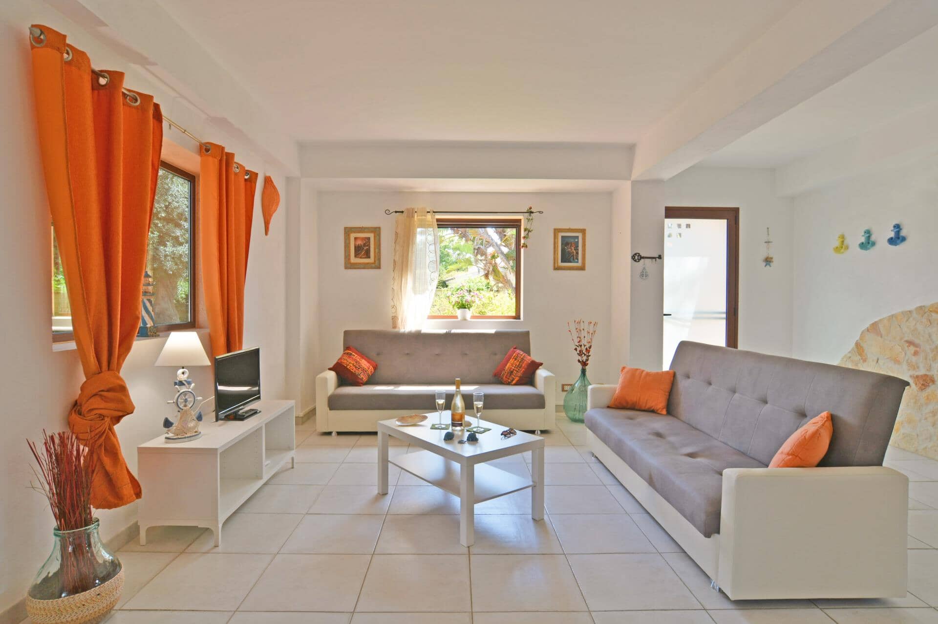 Villa Garofani, Punta Secca, &#x3A3;&#x3B9;&#x3BA;&#x3B5;&#x3BB;&#x3AF;&#x3B1;