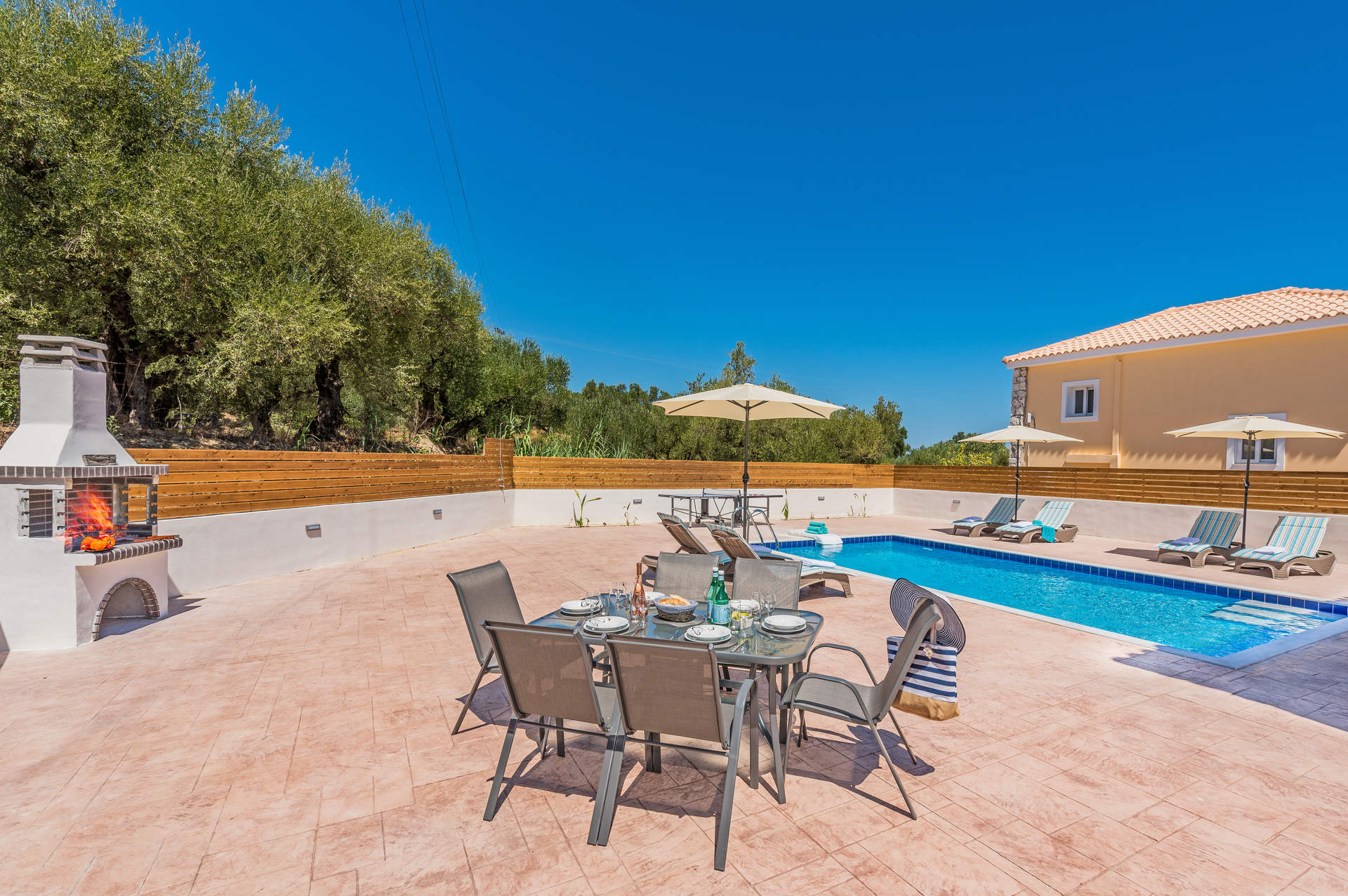 Villa Hali Maris In Tsilivi, Zante Villa Plus